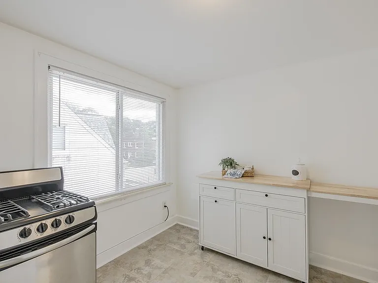 122 W Houstonia Ave — Photo 21