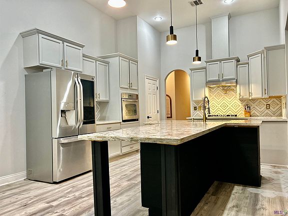 3rd image of 30937 Creek Valley Dr