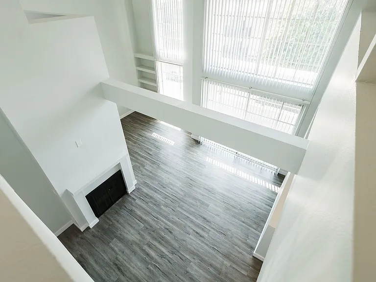 960 N. Alfred — Photo 37