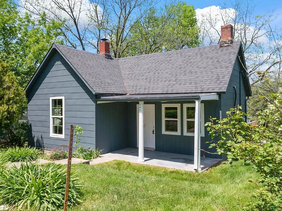 1018 Ironmoulders St