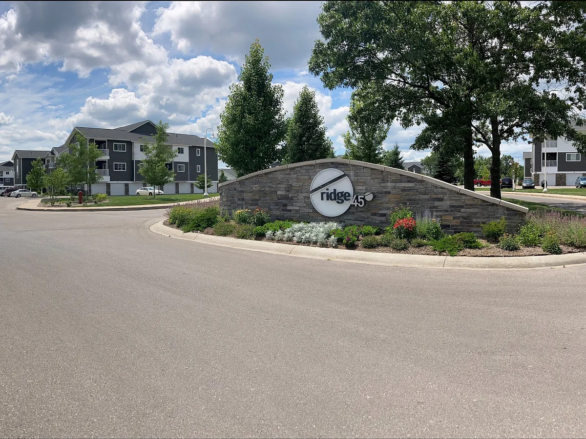 Welcome Home to Ridge45 - Ridge45 Apartments