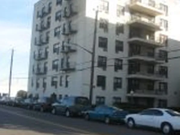 3090 Voorhies Avenue image 1 of 4