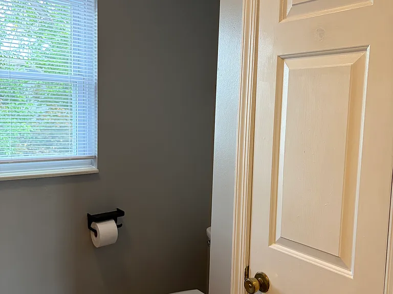 141 E South St — Photo 16