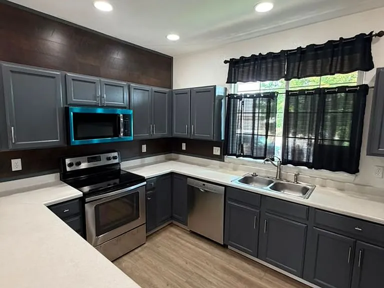 2827 Aspen Ave — Photo 3