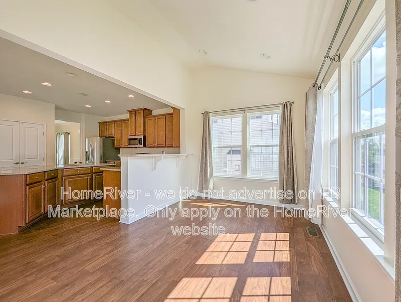 4 bed, 2.0 bath, 3088 sqft, $3,000 — Photo 3