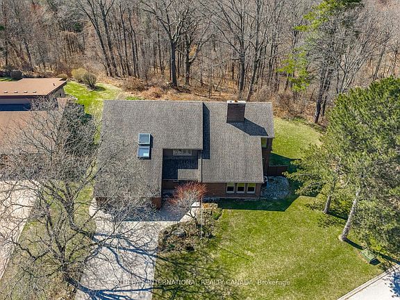 3rd image of 20 Ridgeview Ct