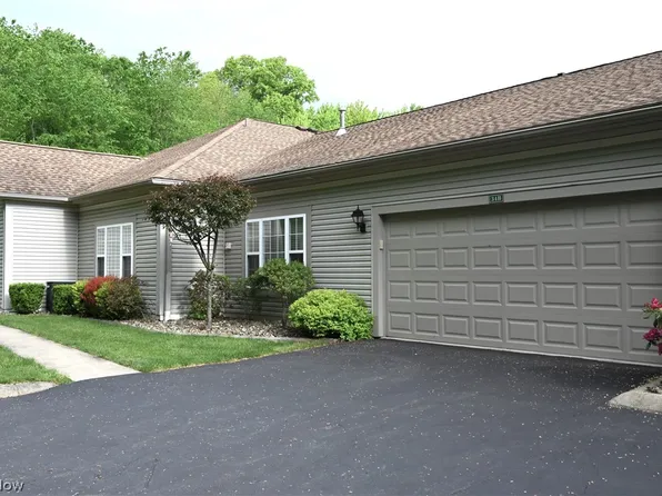 34 Hunters Woods Blvd #B, Canfield, OH 44406