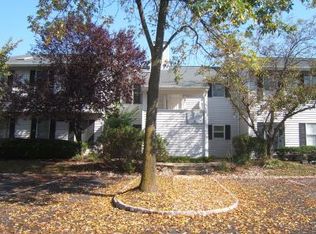 223 Nuthatch Ct, Three Bridges, NJ 08887