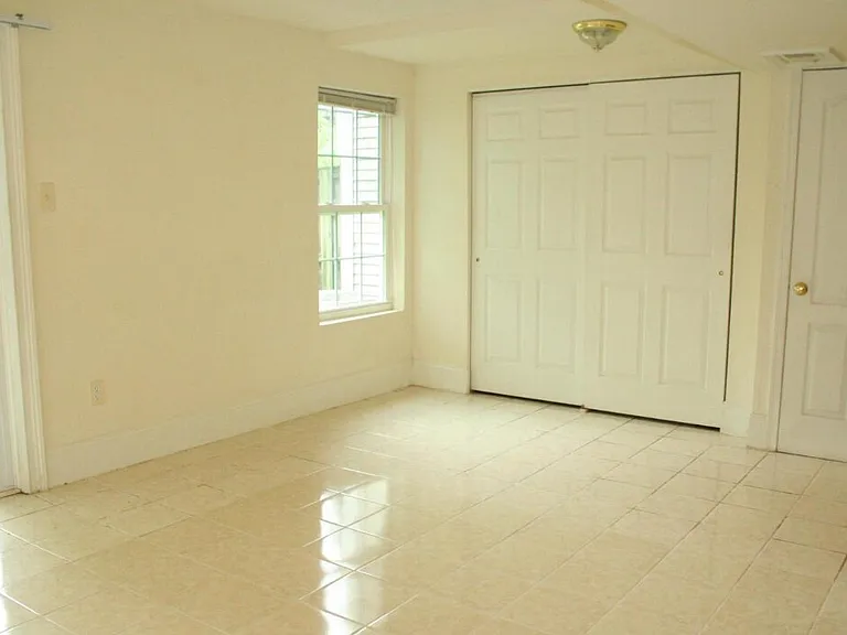 9317 Broadwater Dr — Photo 12