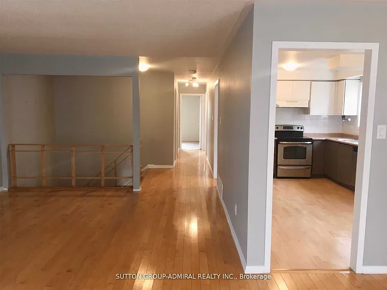 4 Nootka Cres #2 — Photo 10
