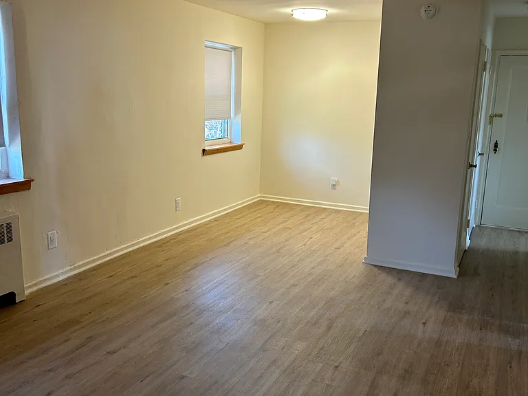 130 Arlo Rd #1B — Photo 2
