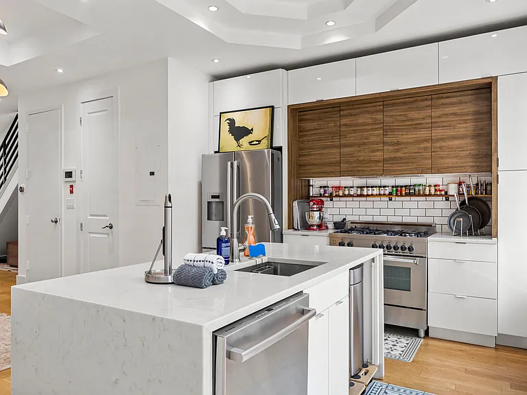 456 Bainbridge St #2 — Photo 17