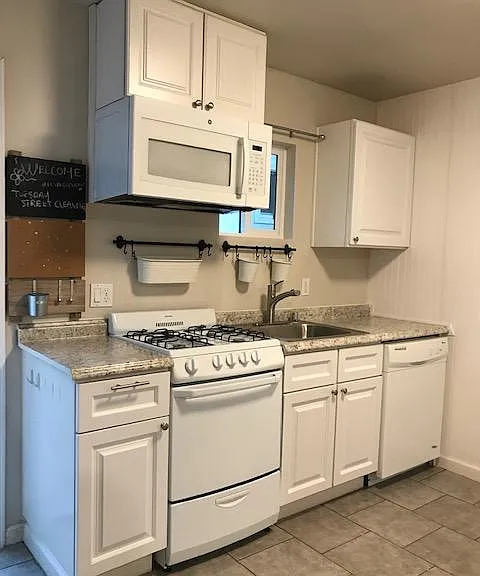 123 Emerson St #B — Photo 7
