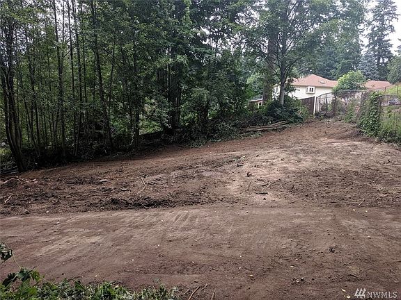 2nd image of 1223 S Lake Stickney Dr