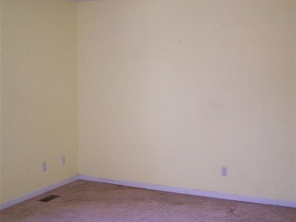 3rd image of 217 Simmental Ln
