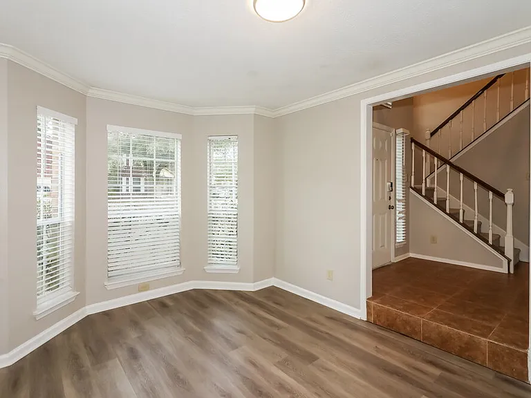 15815 Spruce River Ct — Photo 7