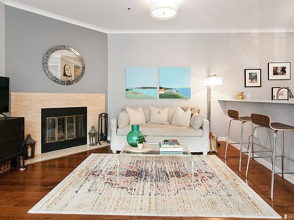 4th image of 1930 Eddy St APT 101