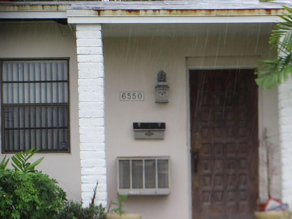 4th image of 6550 SW 27th St