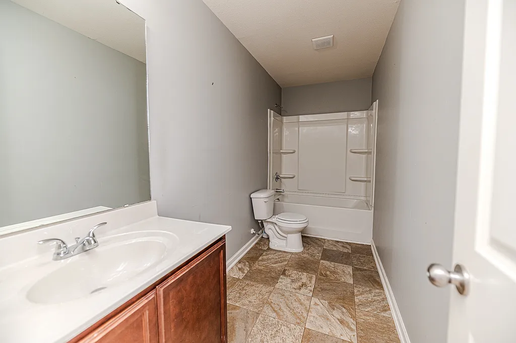 2441 Westgate Drive - 1 — Photo 3