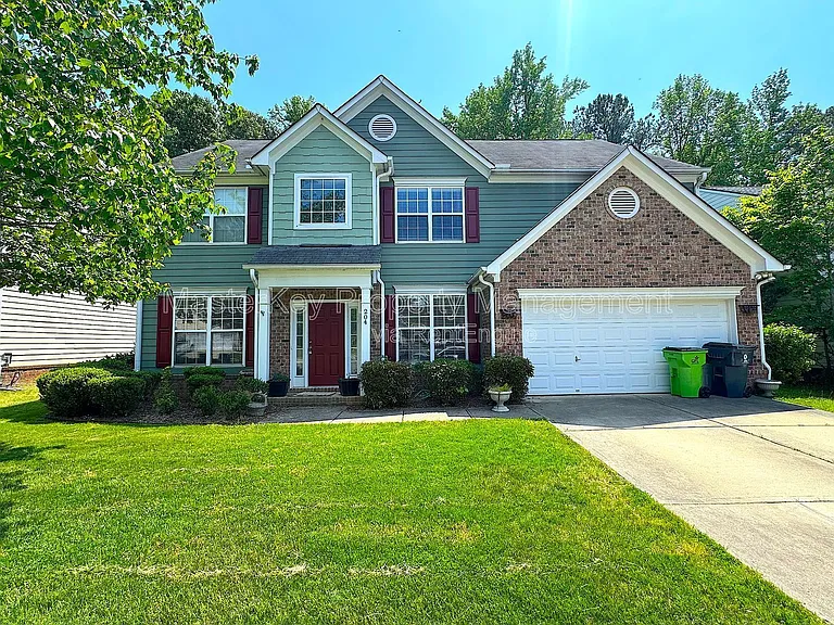 204 Straywhite Ave — Photo 1