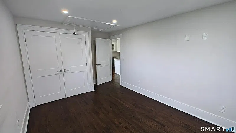 2 bed, 1.0 bath, 3250 sqft, $3,150 — Photo 2