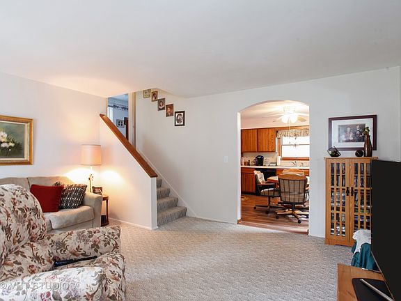 2nd image of 1137 Beach Ave