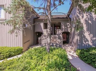 33-B Shoreline Rd #C-344, Lake Barrington, IL 60010