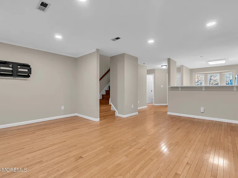 31 Lexington Ct — Photo 14