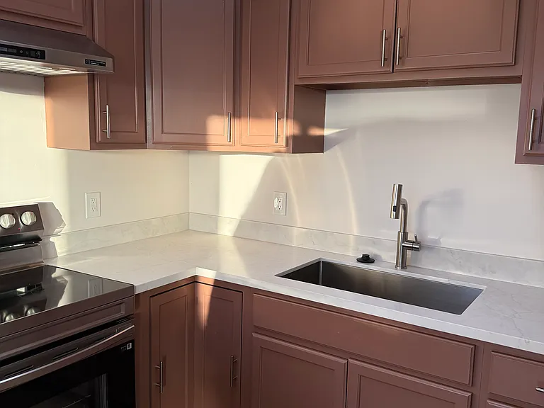 171 Alexander Ave — Photo 11