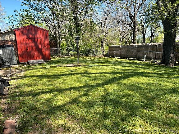 4th image of 1113 W Will Rogers Ct