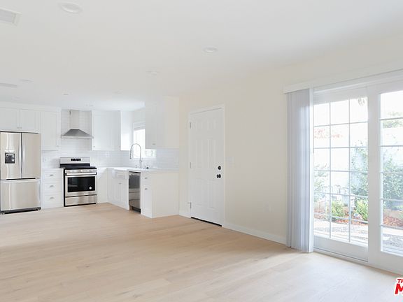 3rd image of 2462 Louella Ave #2