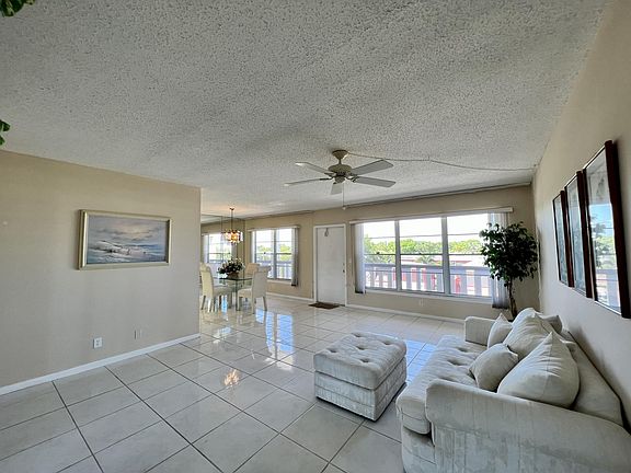 4th image of 406 Greenbrier Cir