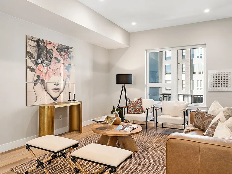 A Line Townhomes Central Park — Photo 8