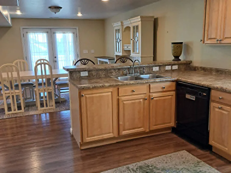 334 W Shadow Ridge Dr — Photo 2