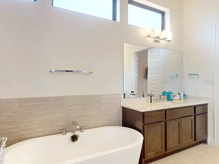 4611 Columbus Dr — Photo 17