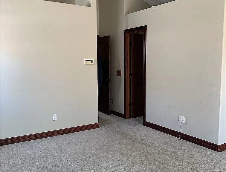 2226 Ashwood Pl — Photo 7