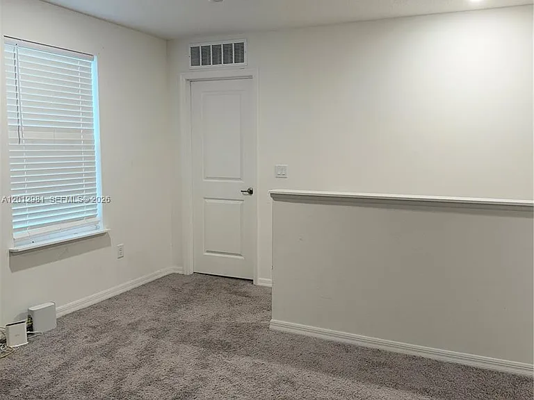 1557 SW Dycus Ave — Photo 10