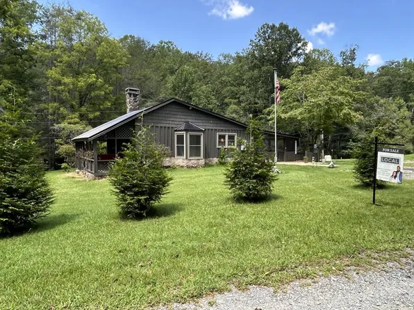 581 N Garrett Branch Rd, Ellijay, GA 30536
