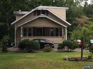 303 Van Winkle Ave, Hawthorne, NJ 07506