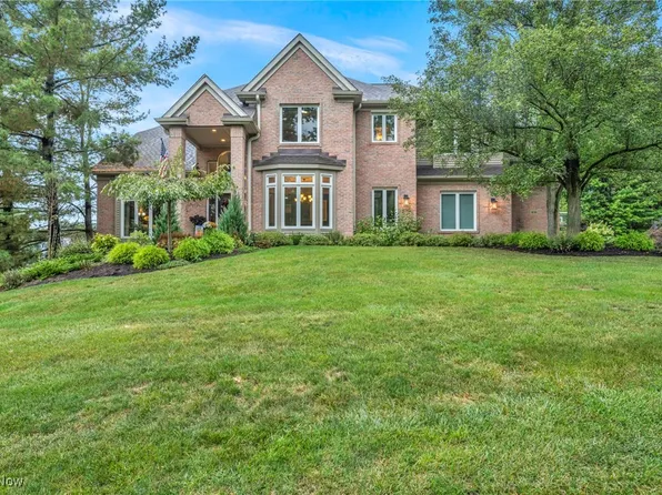 8130 Creekside Trce, Broadview Heights, OH 44147
