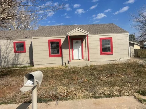 705 E 22nd St, Crane, TX 79731