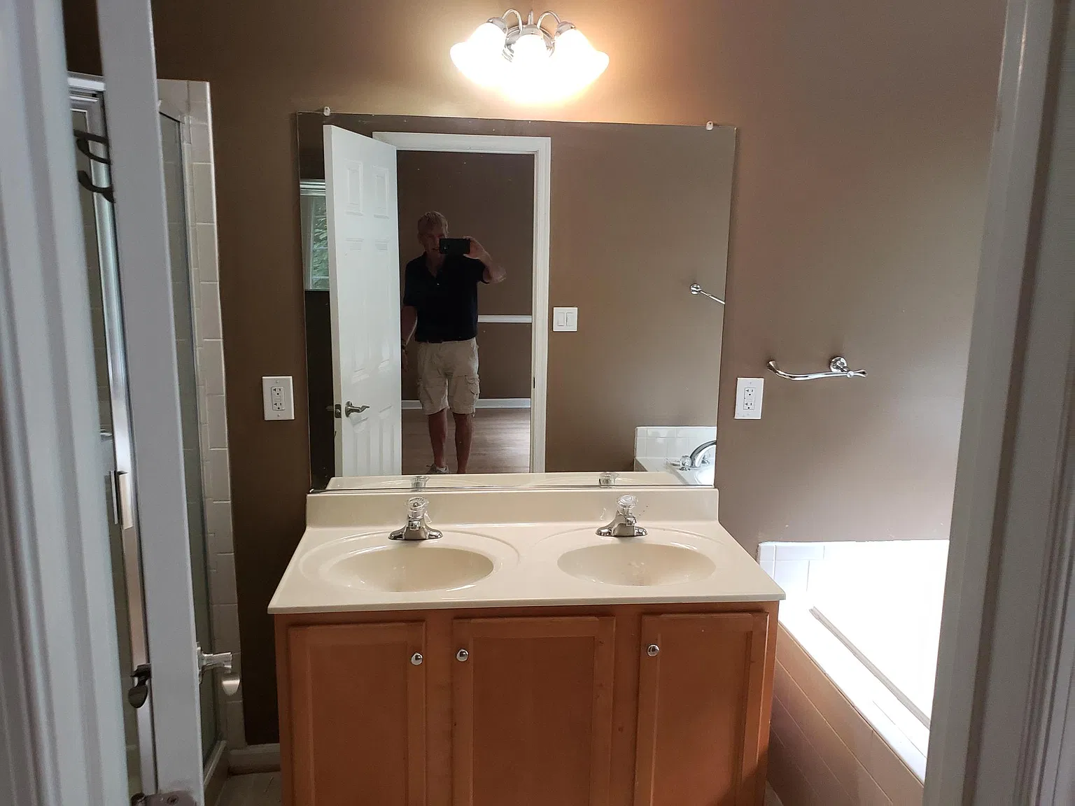 3 bed, 1925 sqft, $2,450 — Photo 4