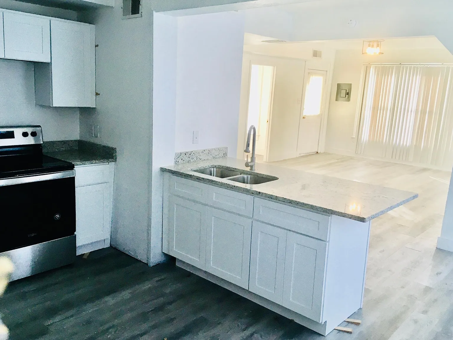 2 bed, 1100 sqft, $1,500 — Photo 3