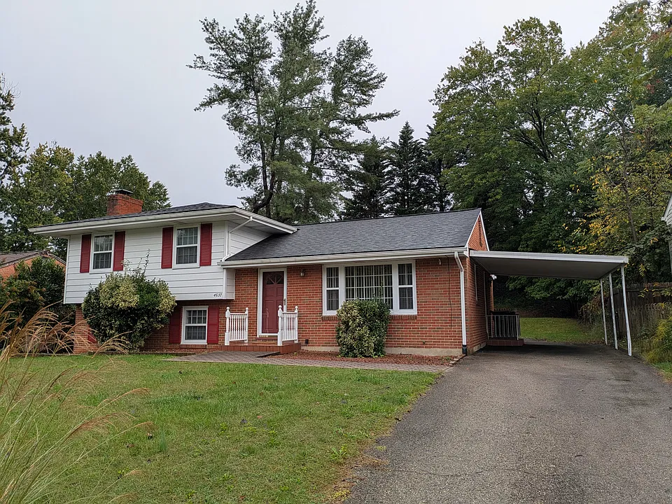 4537 Hammond Ln