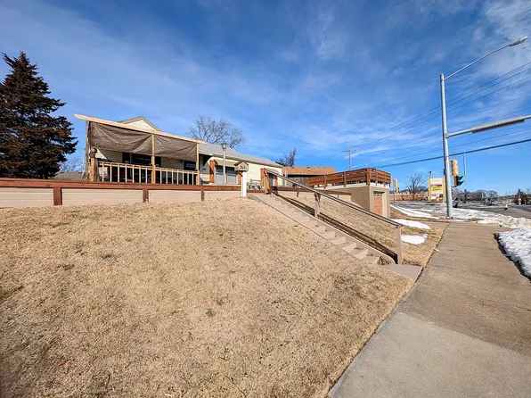 4702 Shawnee Dr, Kansas City, KS 66106