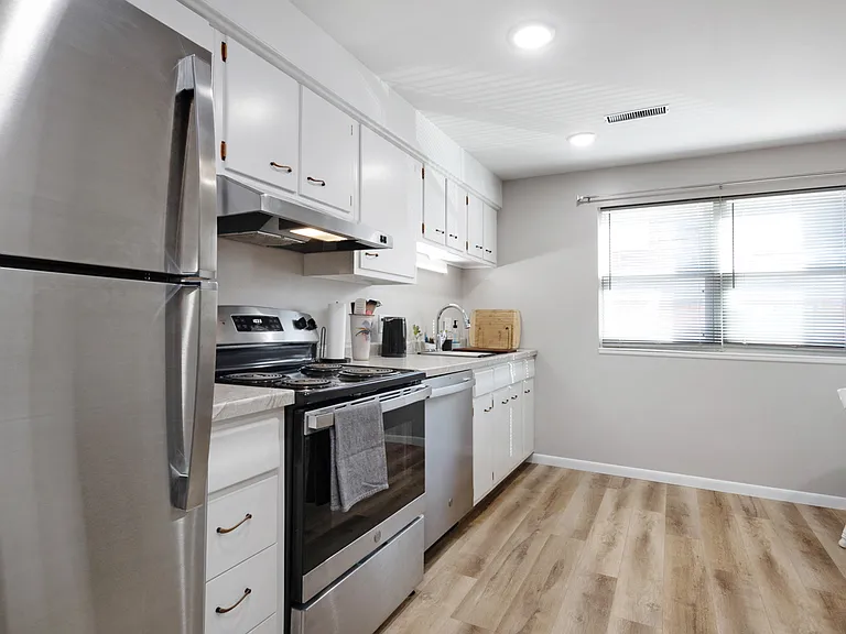 700 Sunset Ave #3 — Photo 7