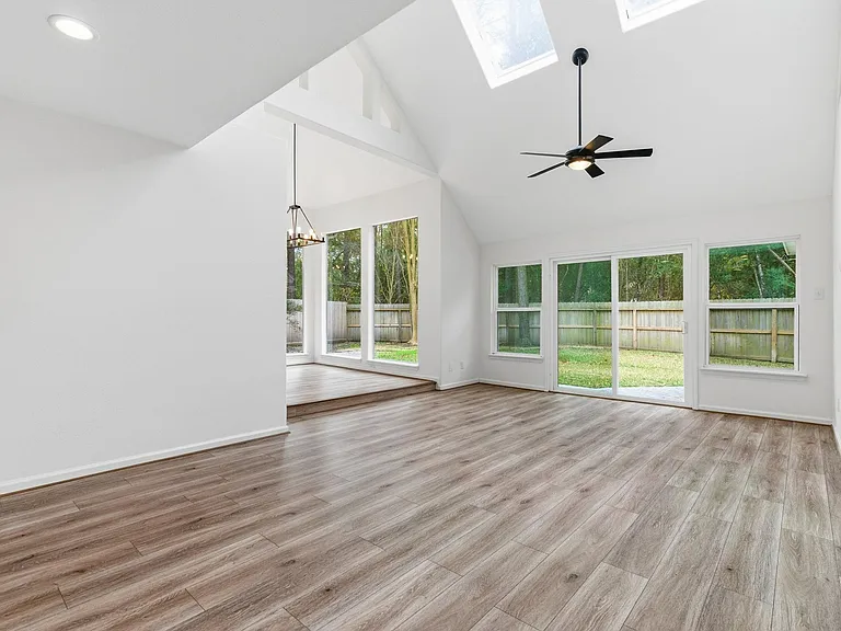 23 Cedar Chase Pl — Photo 2