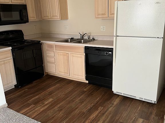 3rd image of 3251 SW Iron Creek Dr