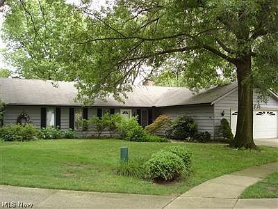 2nd image of 461 Waterbury Cir