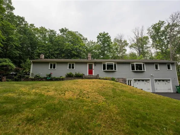 28 Mill Lane, Pleasant Valley, NY 12569